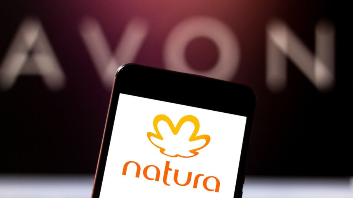 Natura avalia incorporar Avon (Shutterstock)