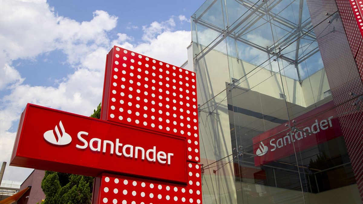 Agência do banco Santander (Shutterstock)