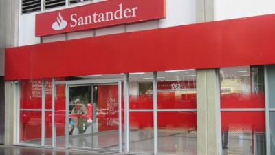 Agência do banco Santander (Shutterstock)