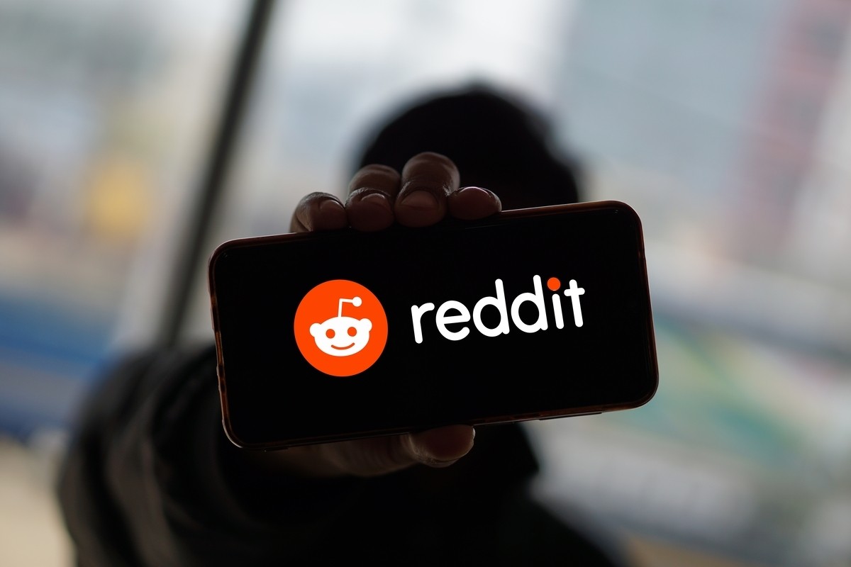 Reddit é uma rede social de fóruns. Foto: Shutterstock