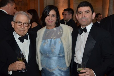 Donald Newhouse (esquerda), Elyse Newhouse (centro) e Michael Newhouse (direita). Foto: Reprodução/Bloomberg