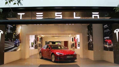 Loja da Tesla em Barcelona, na Espanha. Foto: Shutterstock