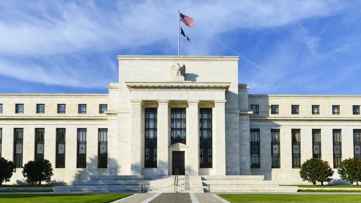 Federal Reserve vê caminho longo para cortar os juros americanos (Shutterstock)