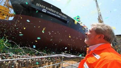 Lula em lançamento ao mar de navio da Transpetro em 2010 (Palácio do Planalto)