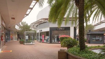 XP Malls passou a deter 7,99% da Expansão III do Catarina Fashion Outlet, no interior de São Paulo (Shutterstock)