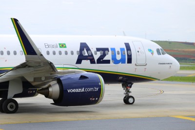 Avião comercial da Azul. Foto: Shutterstock