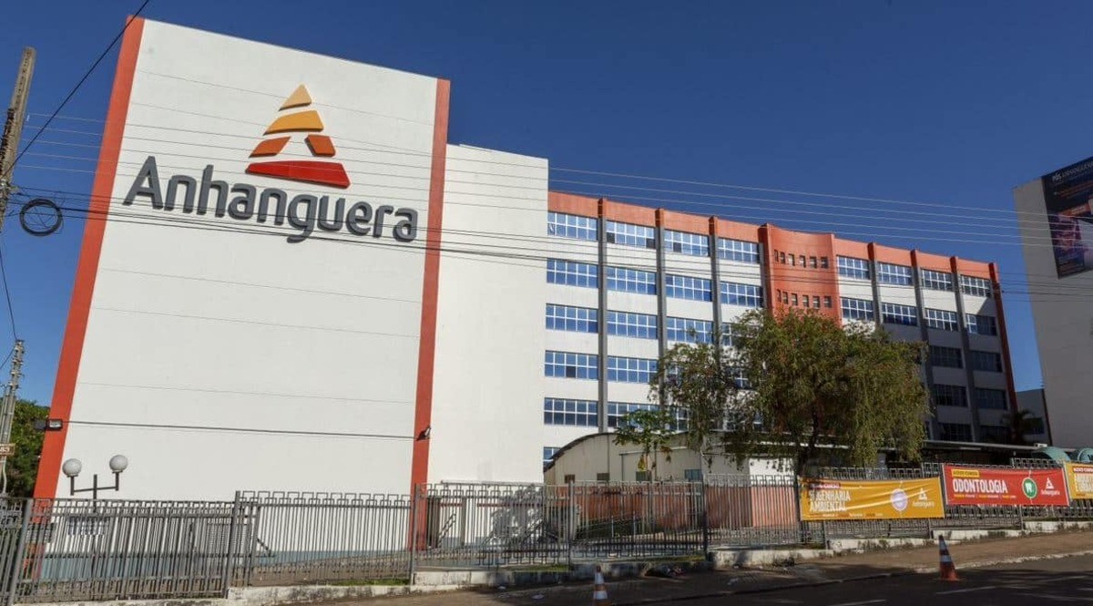 Faculdade Anhanguera é parte do Grupo Cogna. Foto: Shutterstock