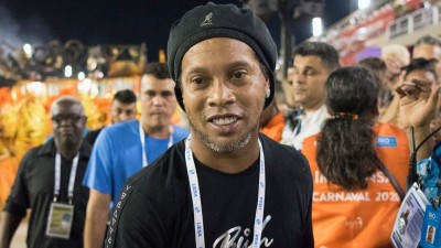 O vínculo de Ronaldinho com a 18K Ronaldinho era restrito a um contrato de uso de imagem (Shutterstock)