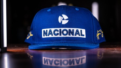 Banco Nacional estampava o boné usado por Ayrton Senna (Shutterstock)