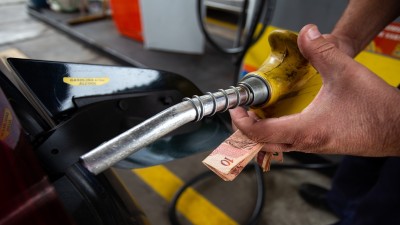 Deságio na gasolina chega a R$ 0,13 por litro. (Fonte: Shutterstock)