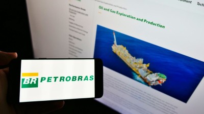 Em 2019, a Petrobras se comprometeu a vender oito refinarias (Imagem: Shutterstock)