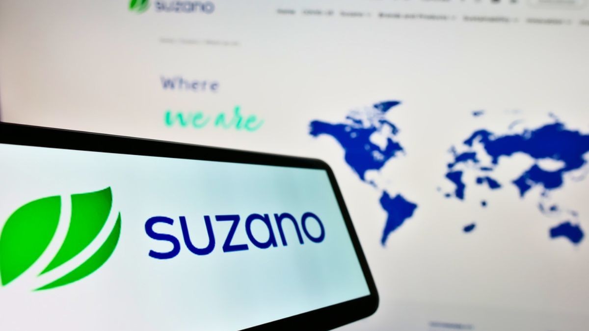 A operação resultará na transferência integral dos ativos e passivos das empresas para a Suzano (Imagem: Shutterstock)