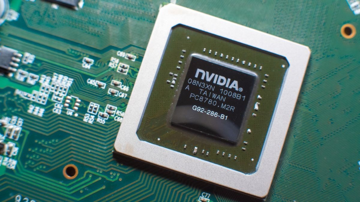 Venda de chips semicondutores como os da Nvidia teriam caído 11% em julho (Imagem: Shutterstock)