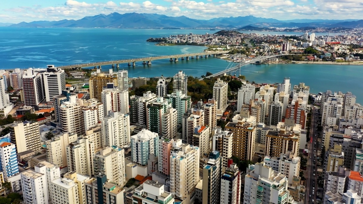 Florianópolis tem 576 mil habitantes (Imagem: Shutterstock)