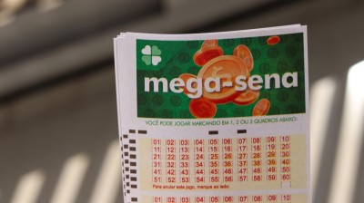 Mega-Sena é um jogo da Loteria Federal (Imagem: Shutterstock)