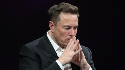 Musk havia prometido não vender mais ações da empresa (Imagem: Shutterstock)