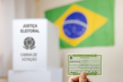 Eleitores devem levar o título no dia da votação (Imagem: Shutterstuck)