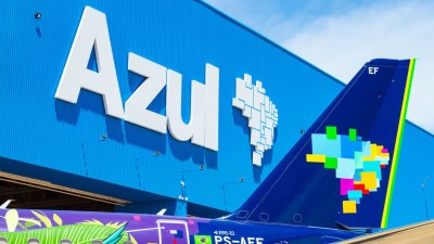 A Azul sofreu um rebaixamento em sua nota de crédito recentemente (Imagem: Shutterstock)