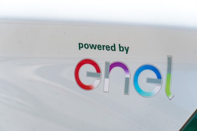 Enel é uma empresa espanhola com concessão de energia em três estados brasileiros. Foto: Shutterstock