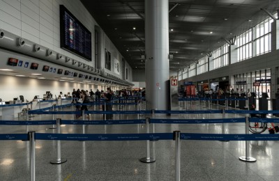 Aeroporto foi um dos mais movimentados do país antes das chuvas (Imagem: Shutterstuck)