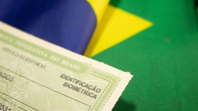 A esquerda perdeu espaço para a direita nas capitais brasileiras nessas eleições (Imagem: Shutterstock)