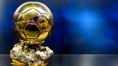 A Bola de Ouro é uma das maiores distinções que um jogador de futebol pode alcançar (Imagem: Shutterstock)