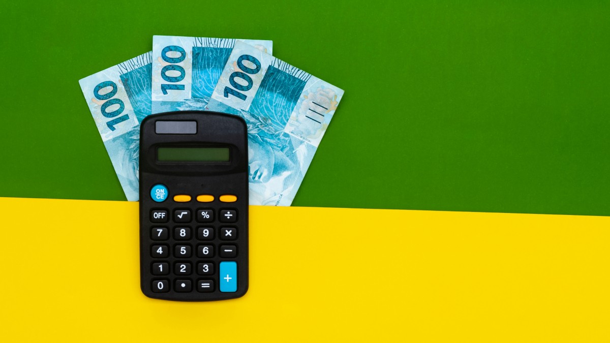 Analista vê economia de até R$ 30 bilhões que pode mexer com renda fixa (Imagem: Shutterstock)