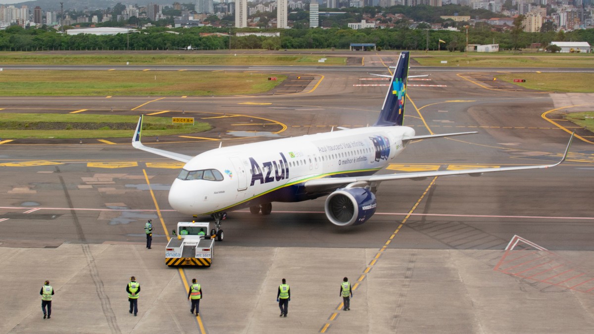 Detentores de dívidas da Azul podem enfrentar turbulência (Imagem: Shutterstock)