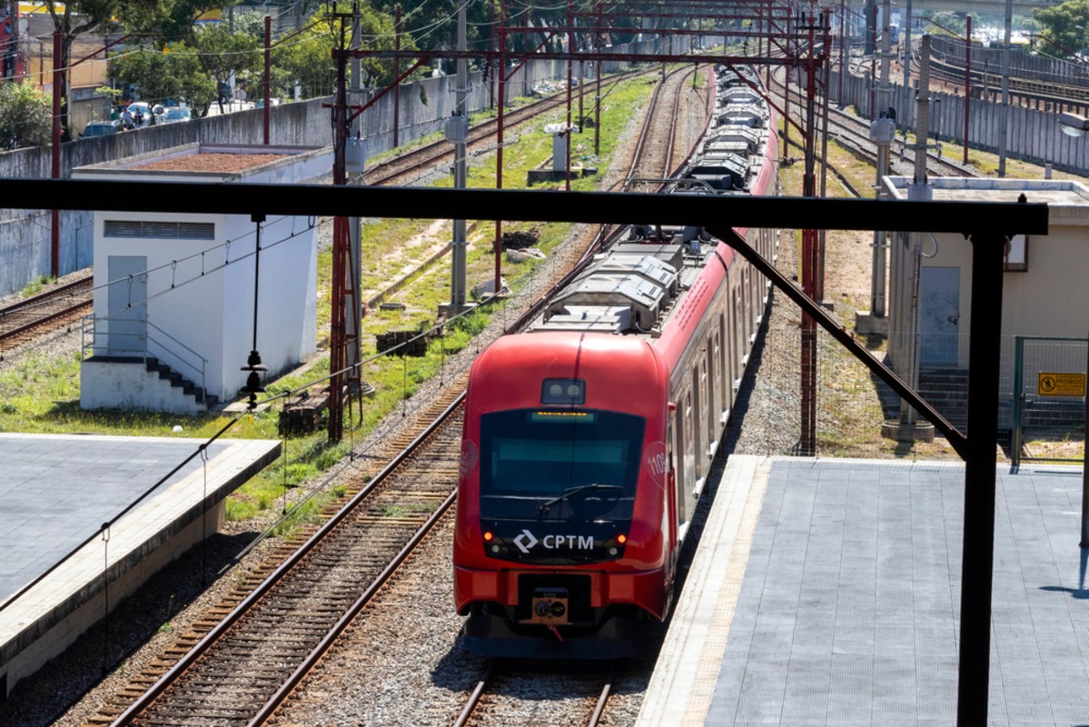 Trens percorrem cidades da Região Metropolitana de São Paulo (Imagem: Shutterstock)