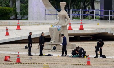 Corpo foi retirado na quinta pela manhã (Imagem: Fábio Rodrigues/Agência Brasil)