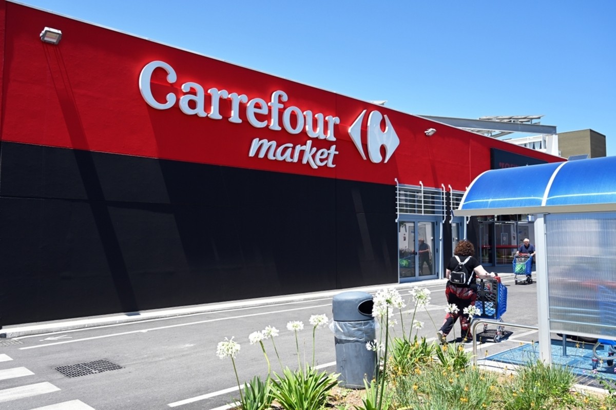 Carrefour Market é uma das marcas do grupo (Imagem: Shutterstuck)