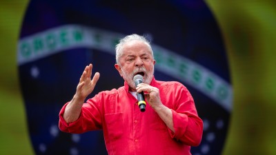 Lula prometeu isentar o imposto de renda de quem ganha até R$ 5 mil por mês (Imagem: Shutterstock)