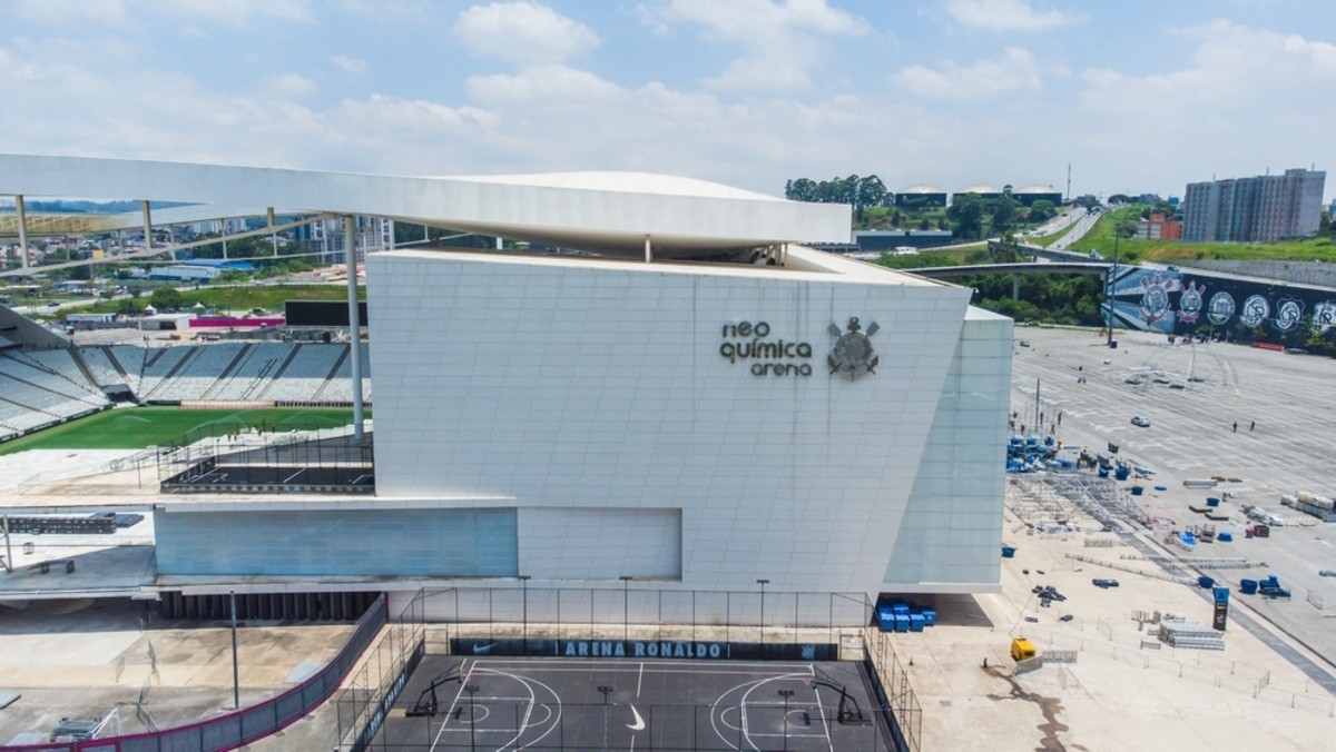 Arena Corinthians tem dívida de R$ 700 milhões (Imagem: Shutterstock)