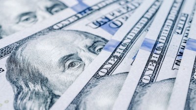 Dólar chegou a bater R$ 6,11, mas cedeu com falas de Lira e Pacheco (Imagem: Shutterstock)