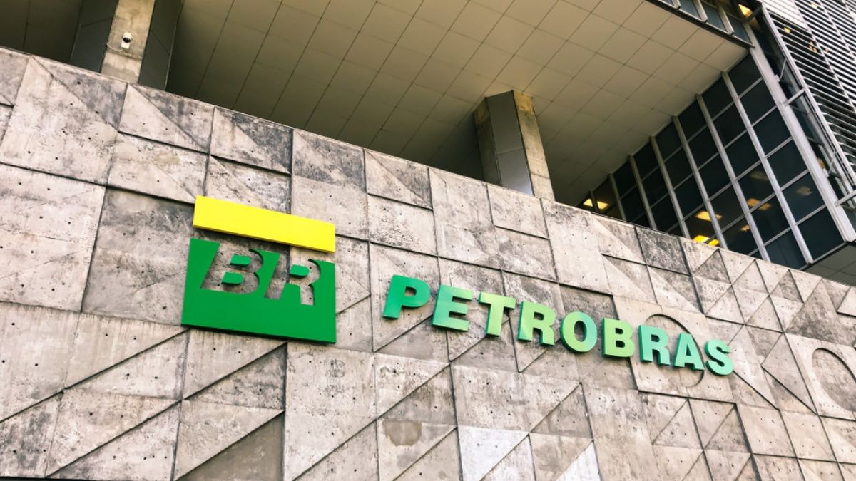 O processo licitatório prevê a contratação de, no mínimo, uma unidade FPSO (Imagem: Shutterstock)