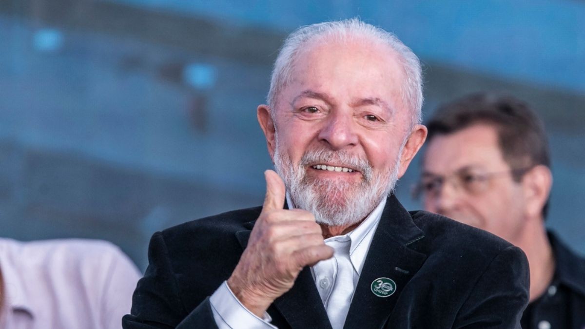 O presidente está "acordado e conversando", segundo boletim (Imagem: Shutterstock)