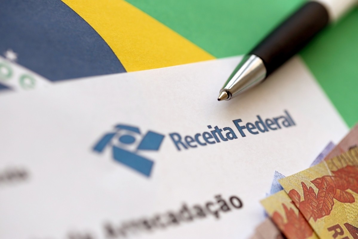 Receita Federal é o órgão responsável pela fiscalização tributária do país (Imagem: Shutterstock)