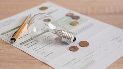 Benefícios para termelétricas a carvão e a gás natural sobem custo da conta de luz (Imagem: Shutterstock)