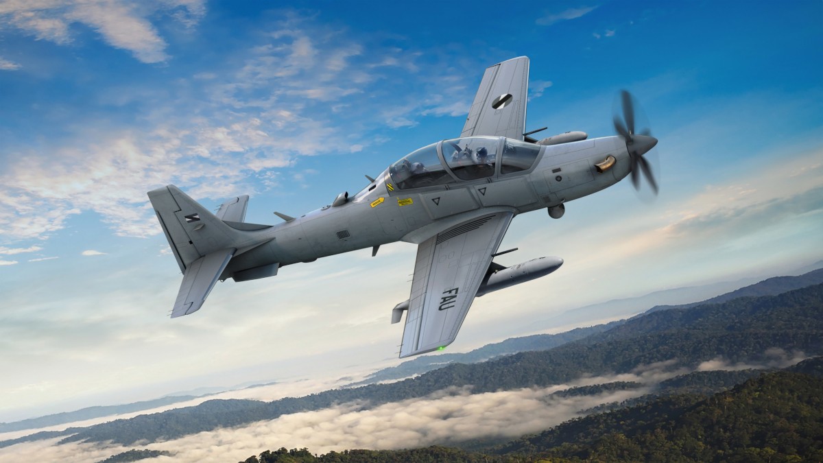 O modelo Embraer A-29 Super Tucano oferece uma ampla gama de missões (Imagem: Shutterstock)