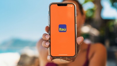 Ao disponibilizar a contratação do FGI diretamente no app, o Itaú democratizou o acesso ao crédito (Imagem: Shutterstock)