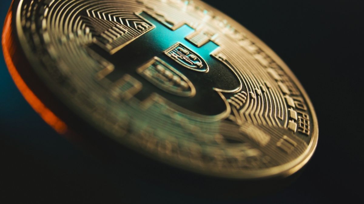 A alta do Bitcoin puxou o desempenho de outras criptomoedas importantes (Imagem: Shutterstock)