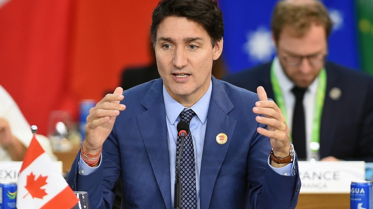 A pausa nas tarifas ao Canadá foi anunciada horas depois do acordo também temporário entre EUA e México (Imagem: Shutterstock)