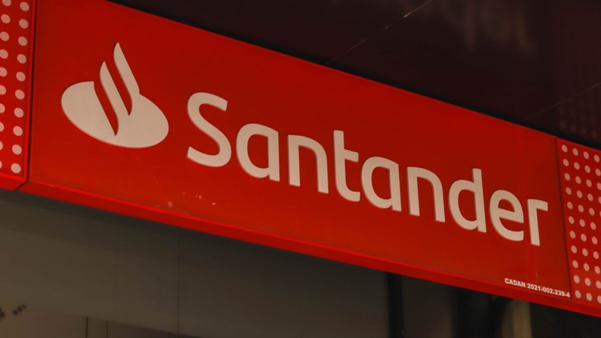 Santander vai fechar agências em SP e no RJ (Imagem: Shutterstock)