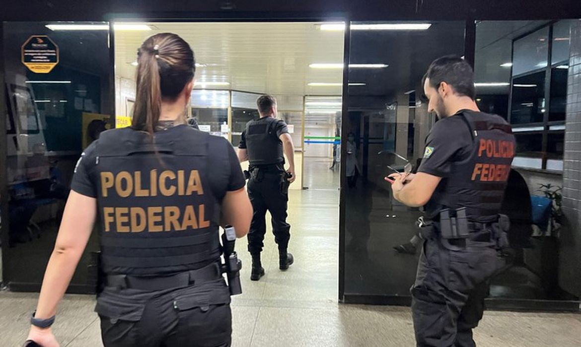 Policiais em operação no norte do país (Imagem: Divulgação/PF Amapá)