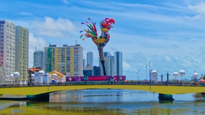 Tesouro IPCA+ 2040 puxa o bloquinho da renda fixa e sobe mais que o Galo da Madrugada, no Carnaval do Recife (Imagem: Shutterstock)