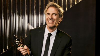 O diretor de Ainda Estou Aqui, Walter Salles, recebeu o Oscar (Imagem: Matt Sayles/Divulgação Oscar)