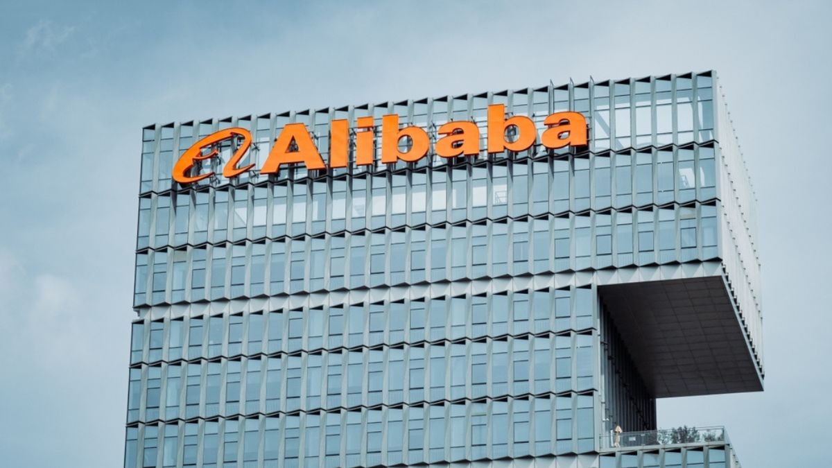 As ações da Alibaba registraram uma alta de mais de 8% em Hong Kong (Imagem: Shutterstock)