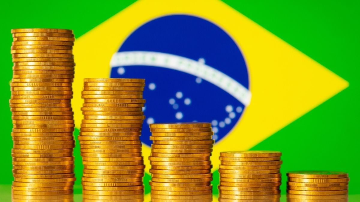 Os setores de Serviços e Indústria foram os principais motores do crescimento econômico no ano passado (Imagem: Shutterstock)