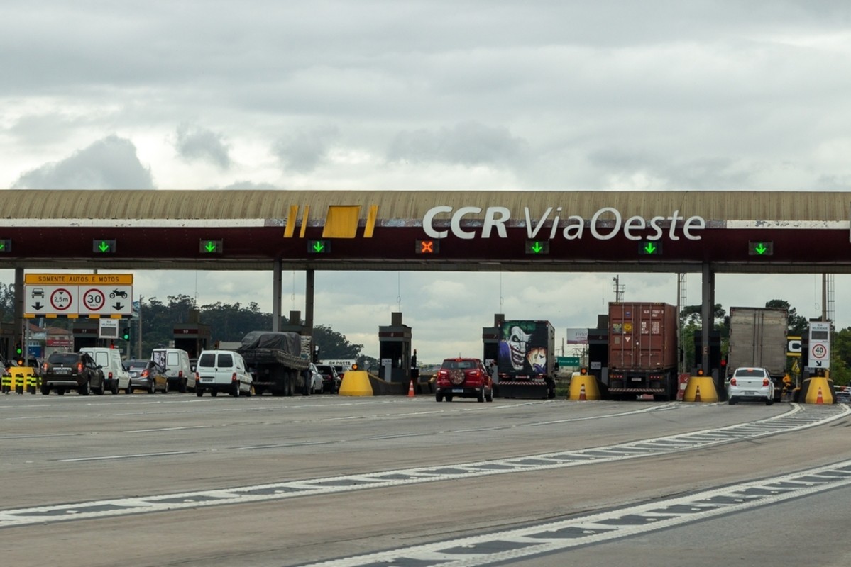 CCR opera rodovias e metrôs em vários estados (Imagem: Shutterstock)