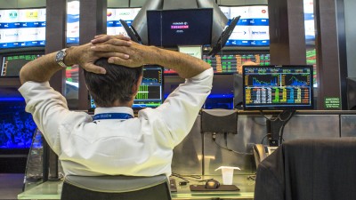 PCAR3 lidera os ganhos do Ibovespa nos últimos 30 dias, ao passo que AZUL4 peca na ponta negativa (Imagem: Shutterstock)